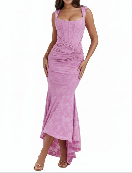 Kvinders blondeaftenkjole – elegant kjole med slankende snit og blomsterdetaljer