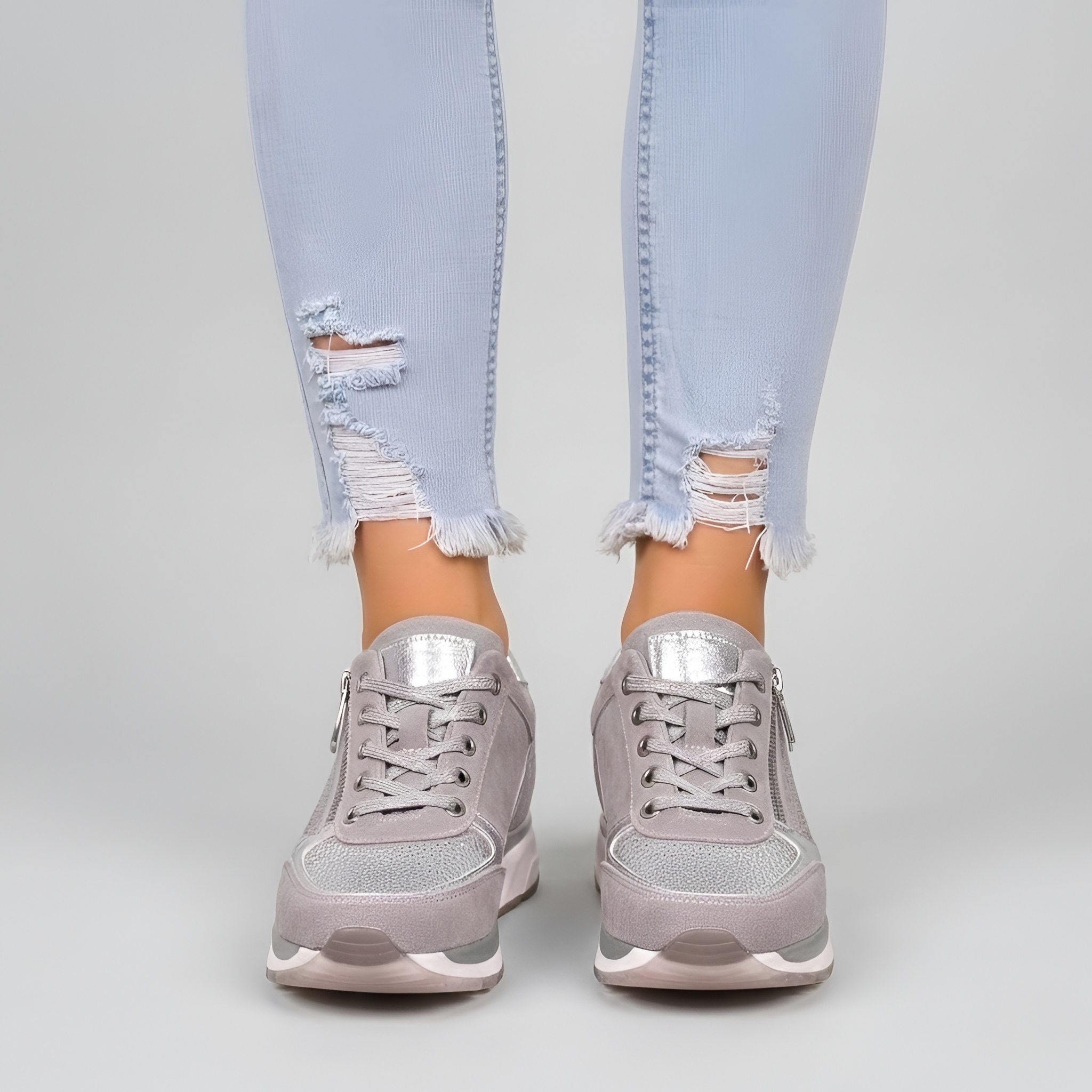 Damesneakers med snørebånd og lynlås med komfortsål