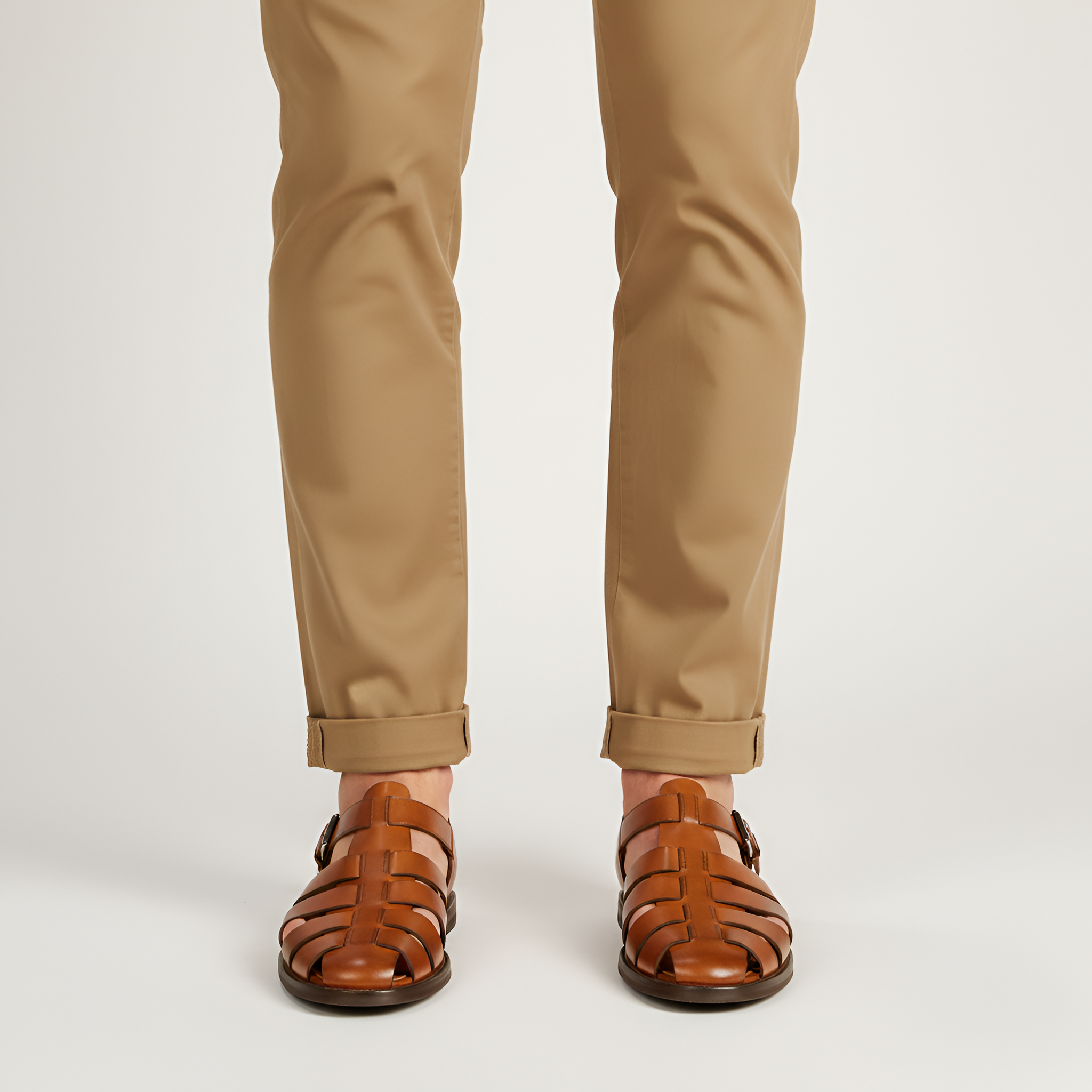 Herresandal i læder med lukket tå og spænde – komfortabel sommersandal