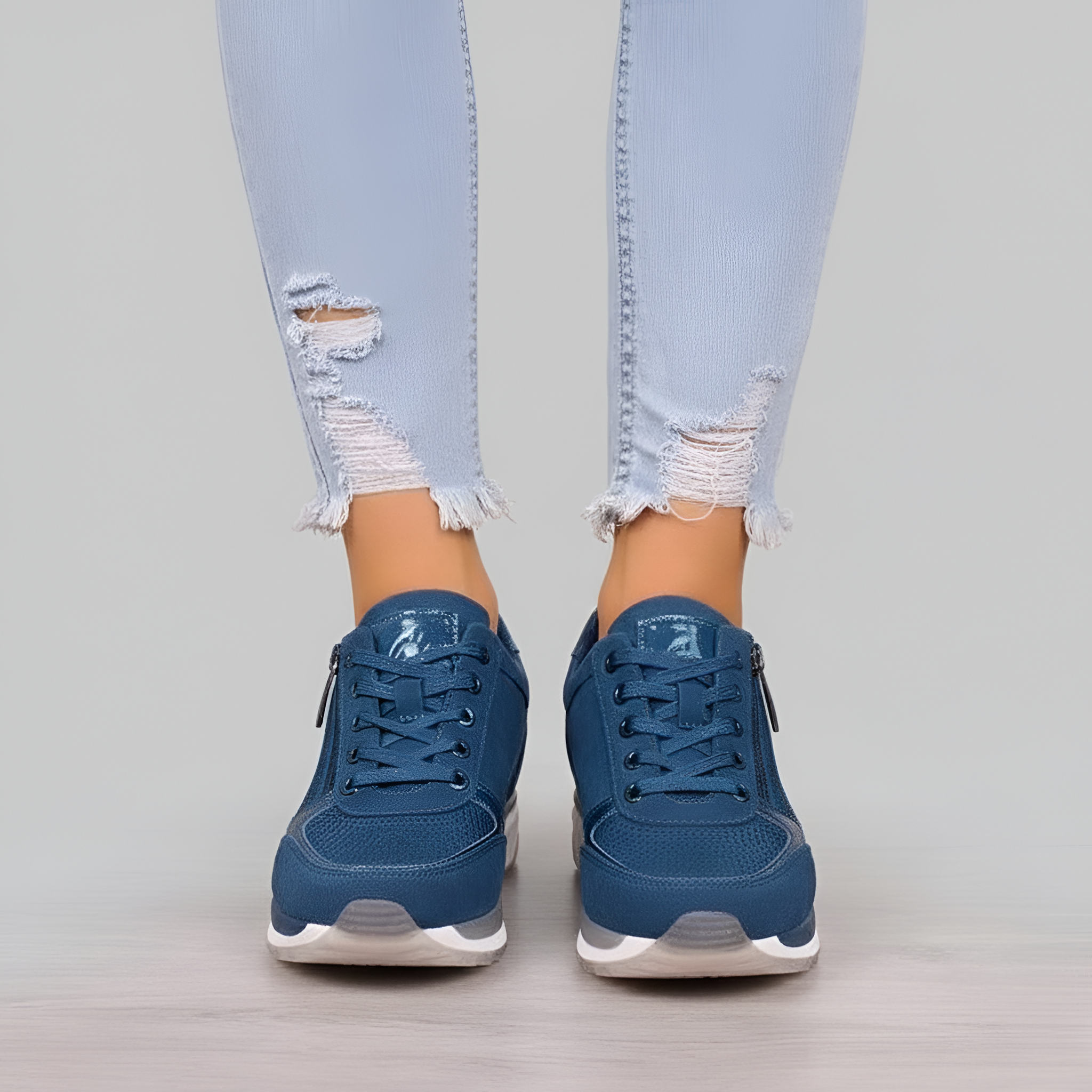 Damesneakers med snørebånd og lynlås med komfortsål