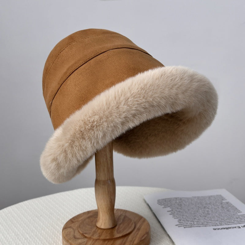 Cosy and elegant fur hat for women