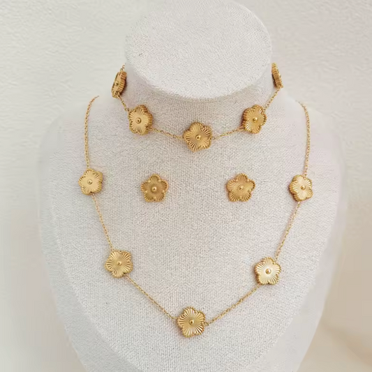 Bella - Clover smykkesæt - Klar til gave