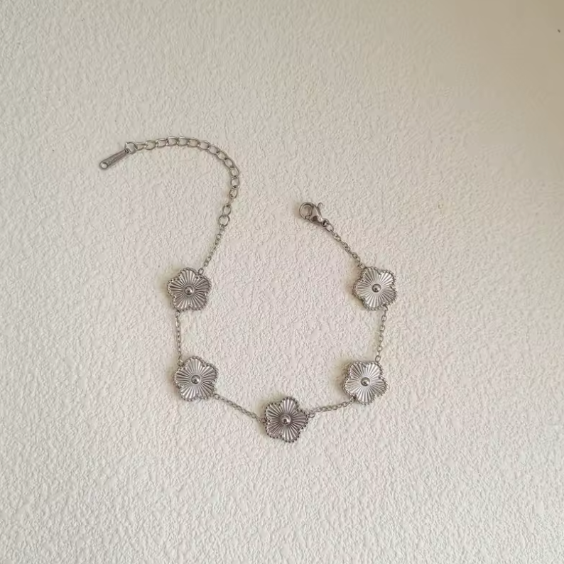 Bella - Clover smykkesæt - Klar til gave