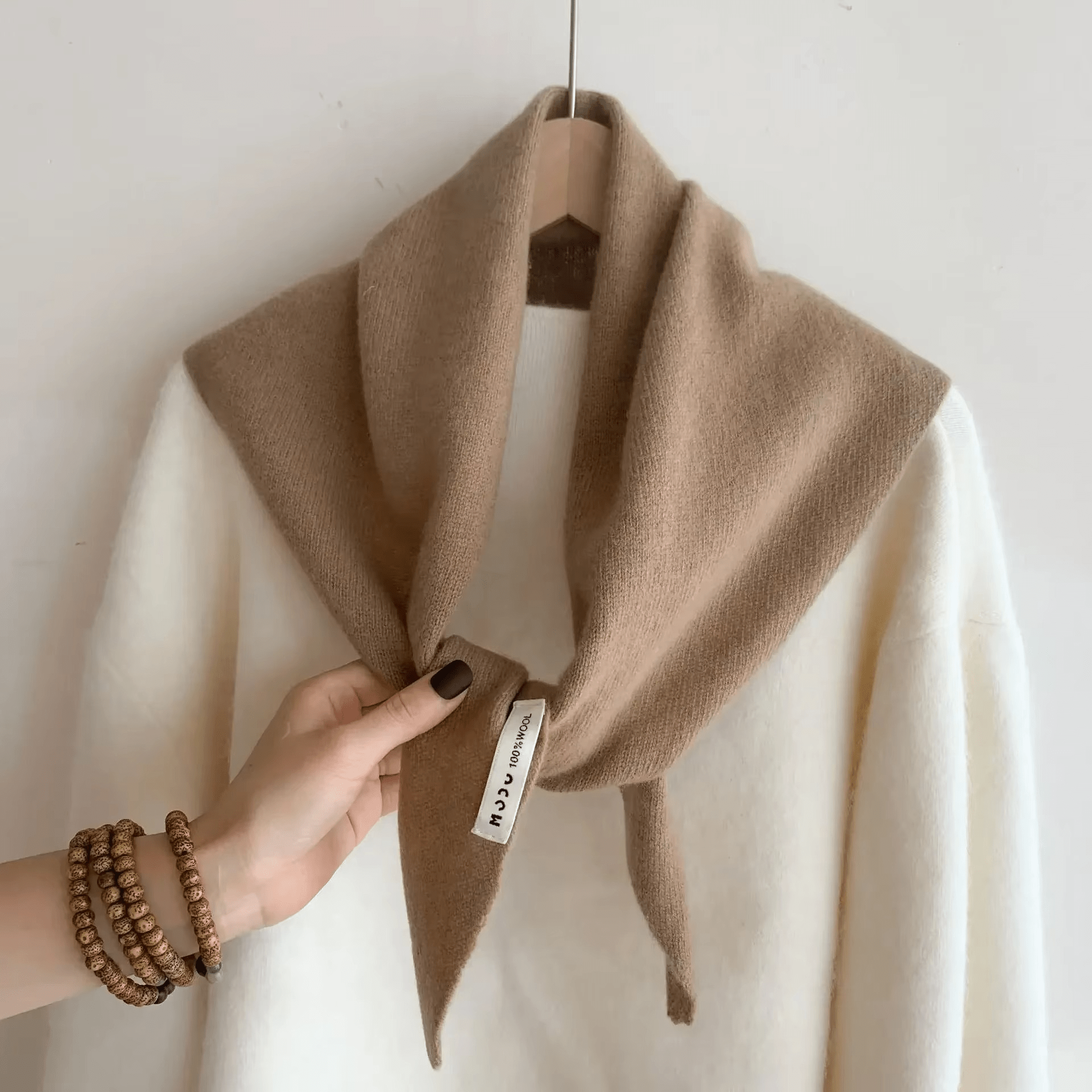 CosyWrap - trekantet uldtørklæde til kvinder som hovedtørklæde eller varm kappe