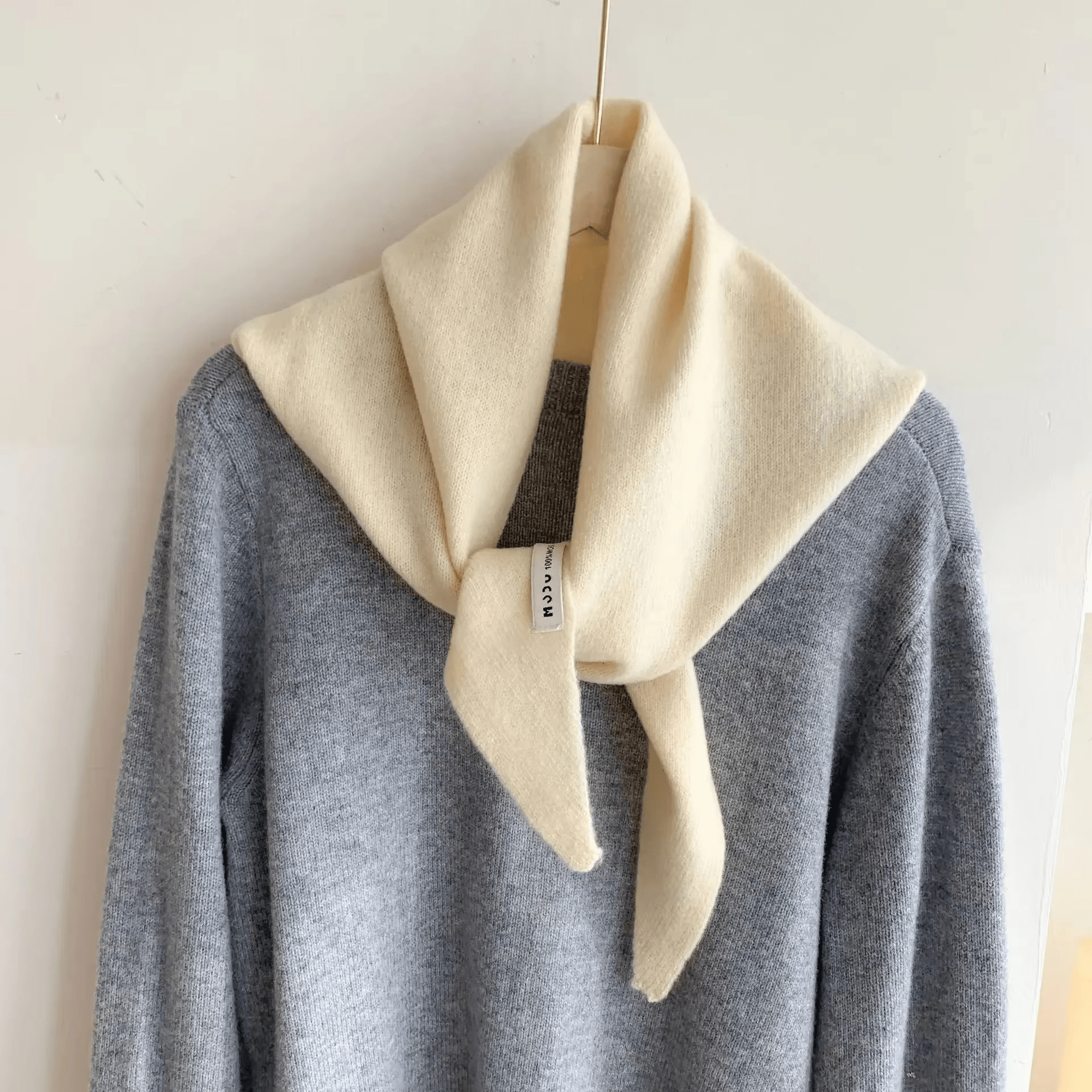 CosyWrap - trekantet uldtørklæde til kvinder som hovedtørklæde eller varm kappe