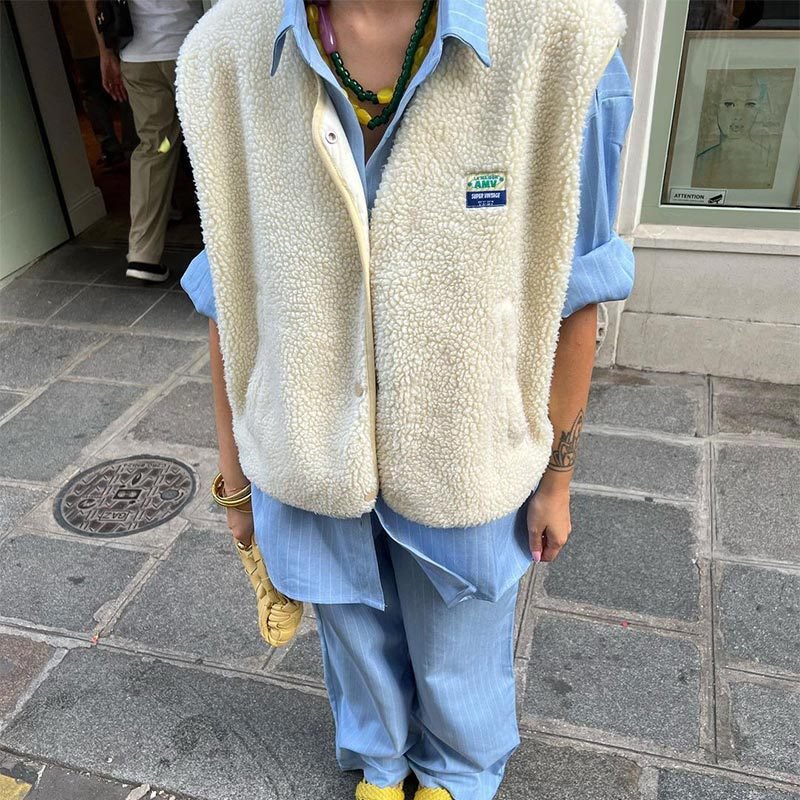 Ærmeløs vest til kvinder - med knapper, blød og behagelig