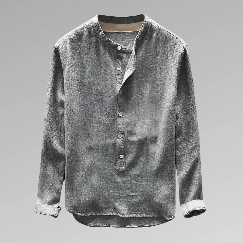 Herreskjorte med rund hals og kort knaplukning