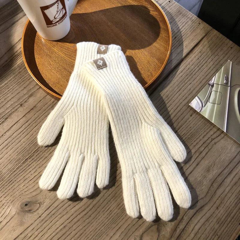 Nina | Knitted gloves for women, warm and elegant